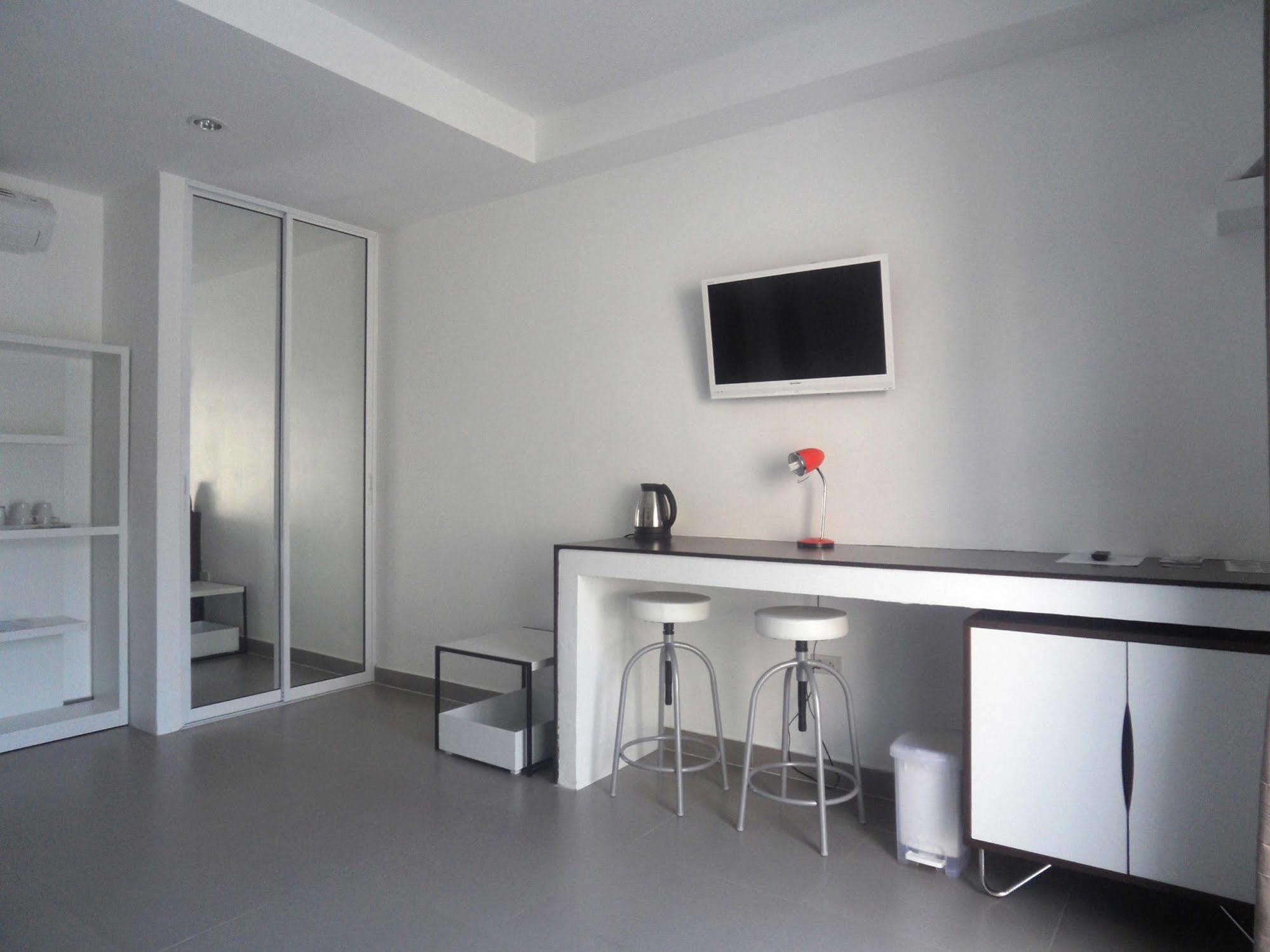 Gp Rooms Pool Guesthouse Pattaya Exterior foto