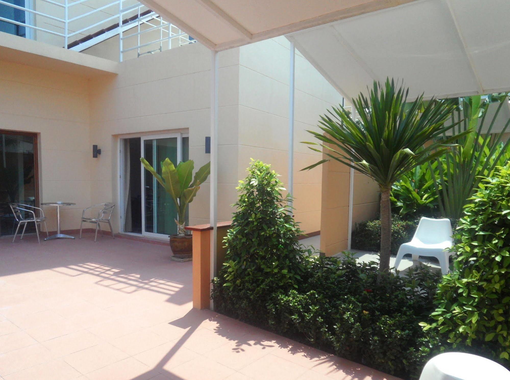 Gp Rooms Pool Guesthouse Pattaya Exterior foto